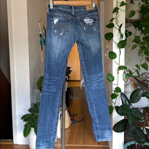 Abercrombie & Fitch medium wash jeans - Picture 4 of 5